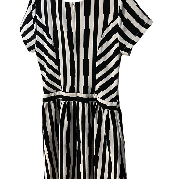 A Mikarose dress in size large - Picture 8 of 8